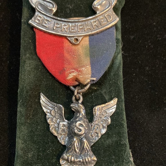 Vintage~ EAGLE SCOUT ~Boy Scouts of America~ MEDAL Award ~ Sterling - Picture 2 of 5